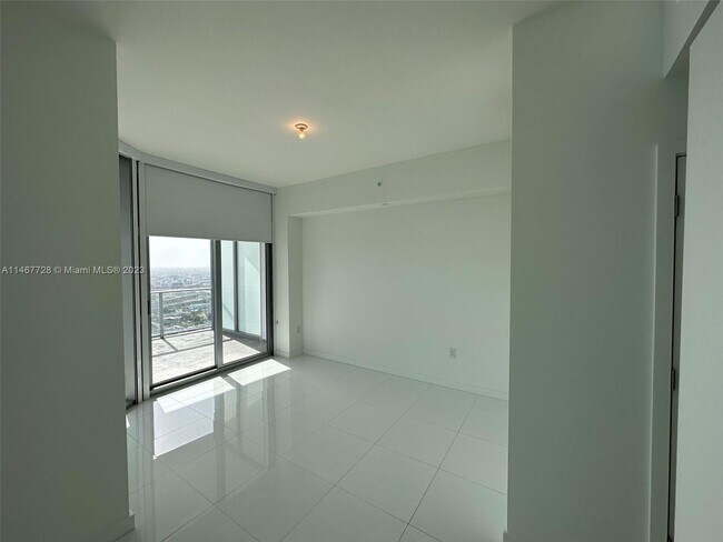Foto del edificio - 851 NE 1st Ave