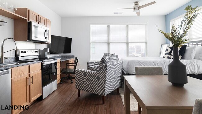 Building Photo - 302 13th St S