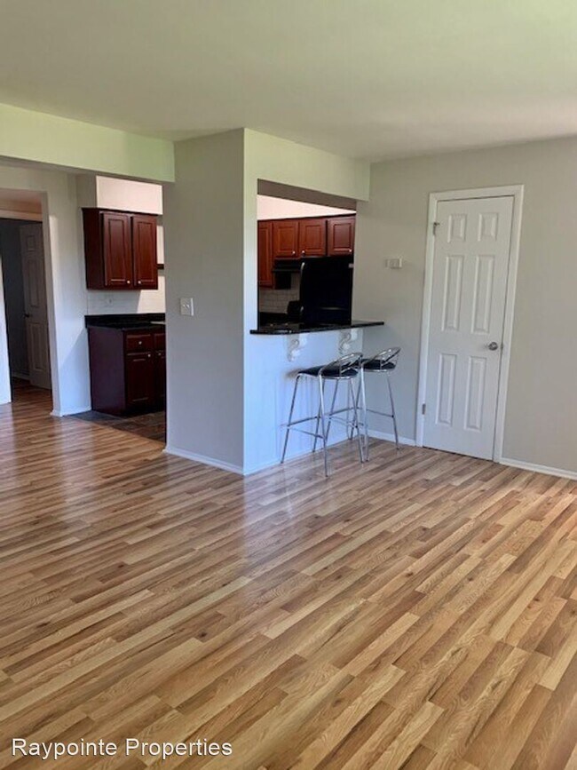 Building Photo - 1 br, 1 bath Apartment - 1125 N Sherman