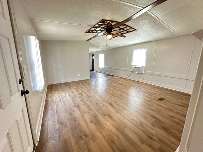 Building Photo - 124 Mattingly Ln