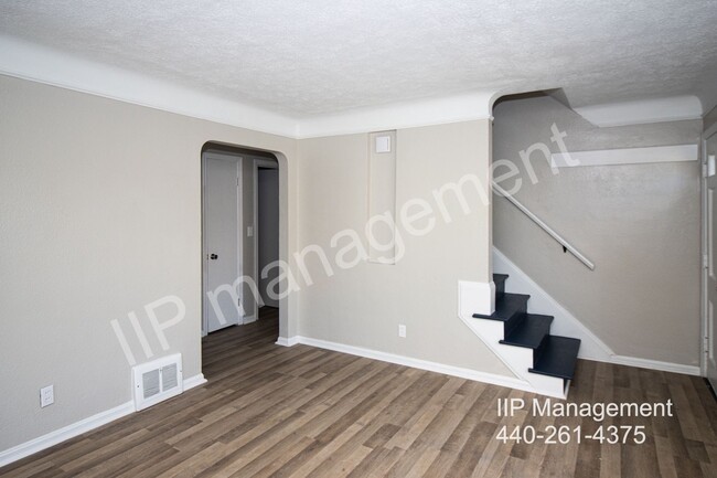 Building Photo - Beautiful 4-Bedroom Home in Cleveland Heig...