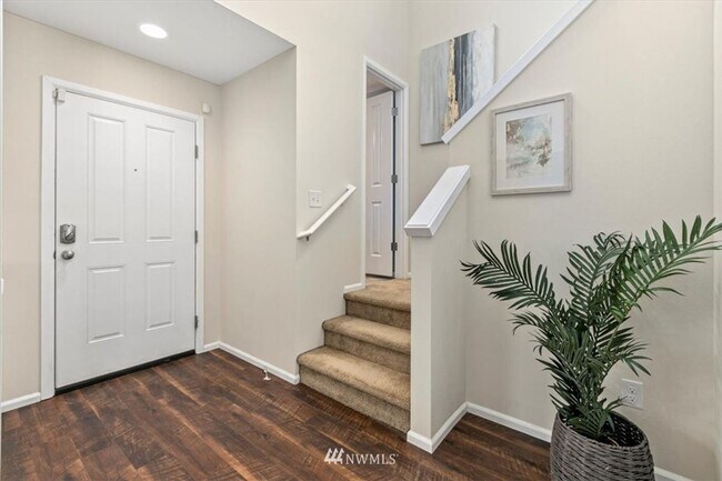 Foto del edificio - Keep Cool in this Air Conditioned Home in Gated Community!