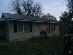 Building Photo - 417 Stephens St