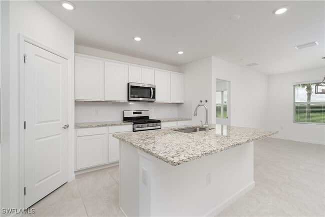 Building Photo - 42380 Cascade Dr