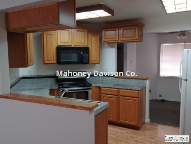 Building Photo - 1505 Parkway Dr
