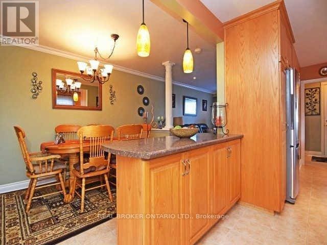 Building Photo - 1602 Coram Crescent