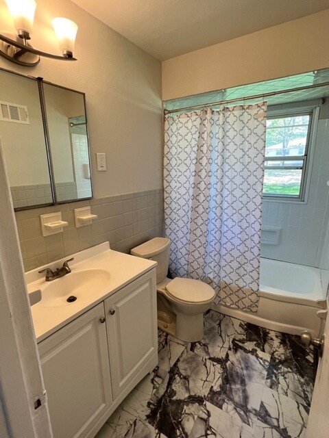 Building Photo - 135 Pompano Ln