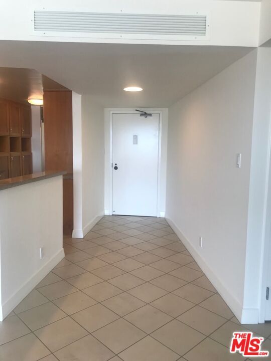 Building Photo - 4267 Marina City Dr