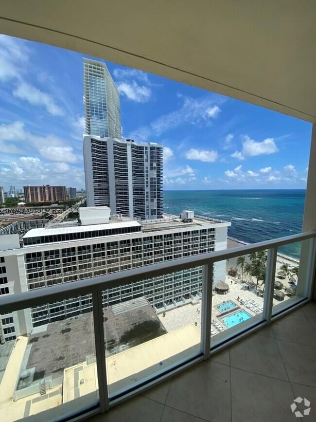 Building Photo - 16699 Collins Ave