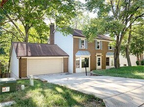 Building Photo - 15723 Edgewood Dr