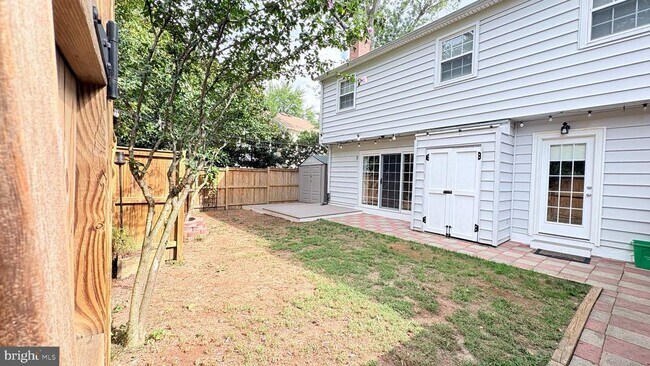 Foto del edificio - 2174 Mayflower Dr