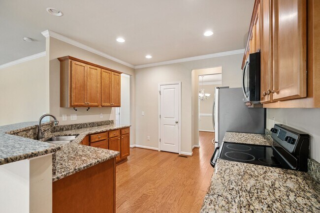 Foto del edificio - AVAILABLE NOW! Charming 4-Bedroom, 2.5-Bat...