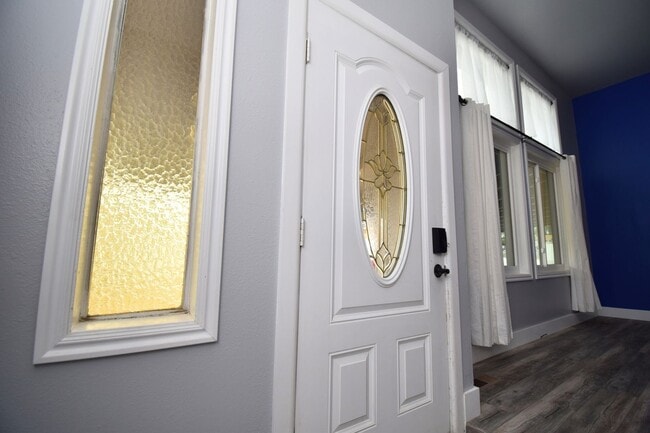 Photo - Comfortable Kearns 4-Bed Home with Spacious layout & Private Yard