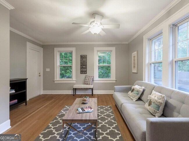 Foto del edificio - 830 Barnett St NE