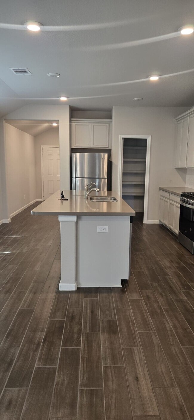 Building Photo - 25515 Marisun St