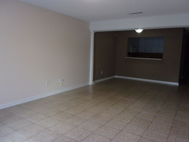 Building Photo - Creekside Townhomes, Creeke Lane, Enterpri...