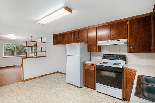 Building Photo - 1135 Judson St