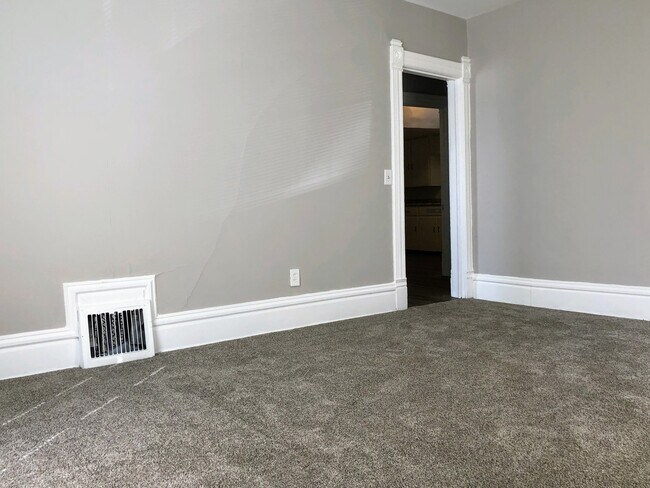 Foto del edificio - 839 Turner Ave NW