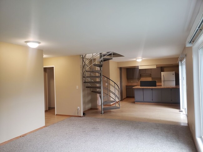 Building Photo - Fantastic SW Portland Home!