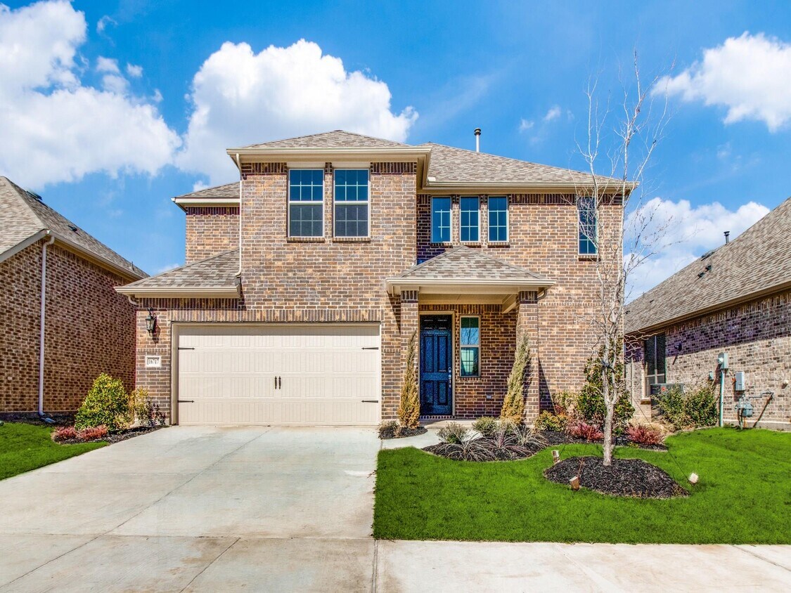 Foto principal - 16717 Lincoln Park Ln