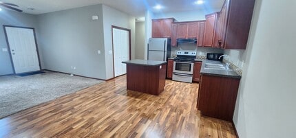 Building Photo - 5782 Overlook Ln
