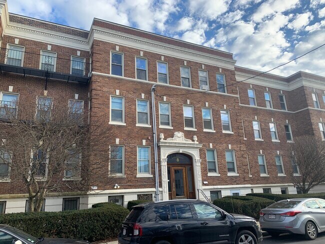 Foto del edificio - 8 Ransom Rd