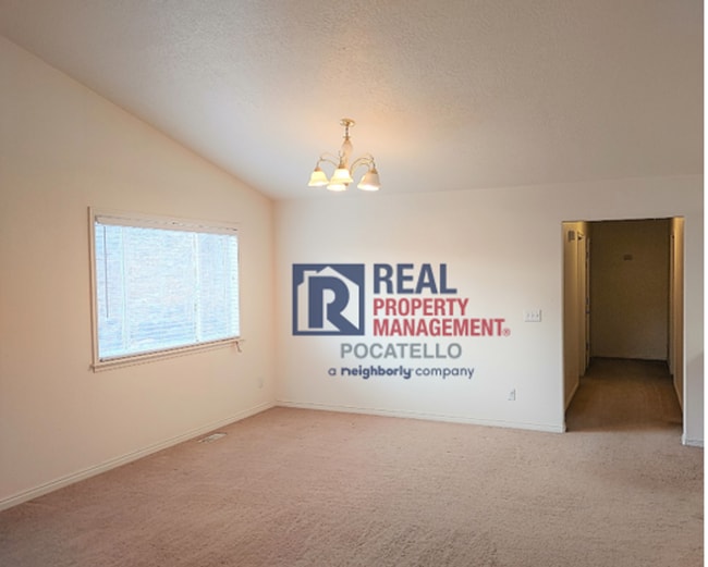 Foto del edificio - 1320 E Cedar St