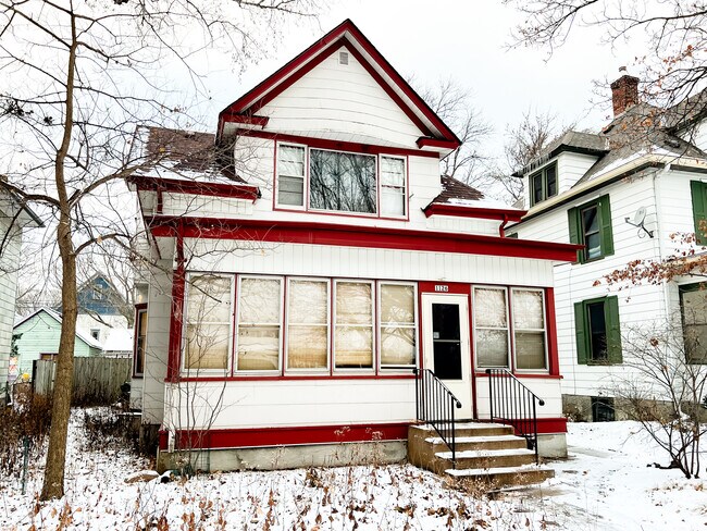 Building Photo - 1126 Jefferson St NE