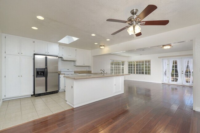 Foto del edificio - **PRIME RANCHO PENAQUITOS LOCATION**LUSH L...