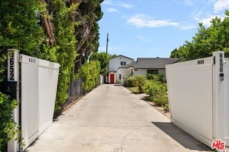 Building Photo - 6652 Orion Ave