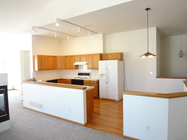 Building Photo - 3504 Silver Trails Dr