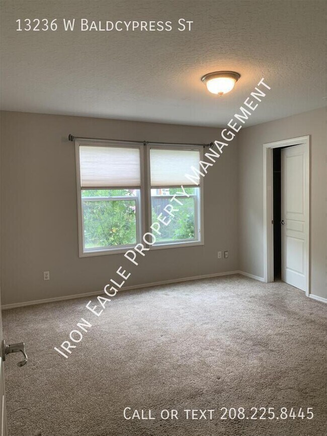 Building Photo - 13236 W Baldcypress St