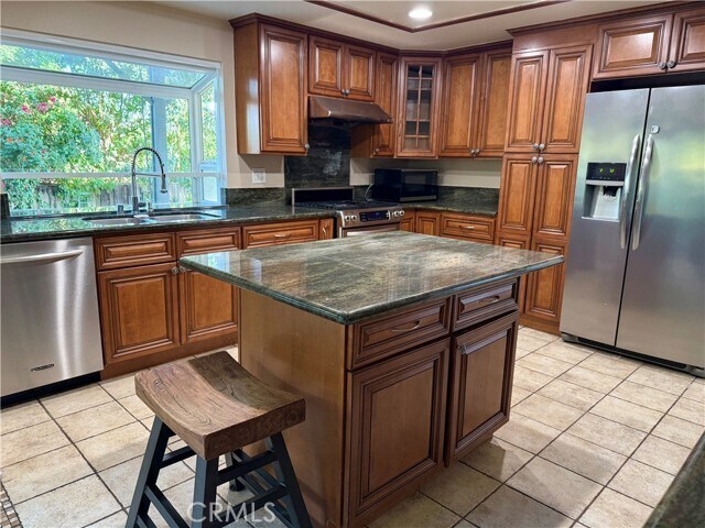 Building Photo - 1228 Cll Vistaso