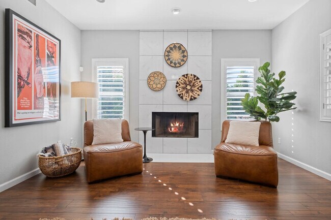 Foto del edificio - Sunny Retreat in Shadow Mountain Sanctuary...