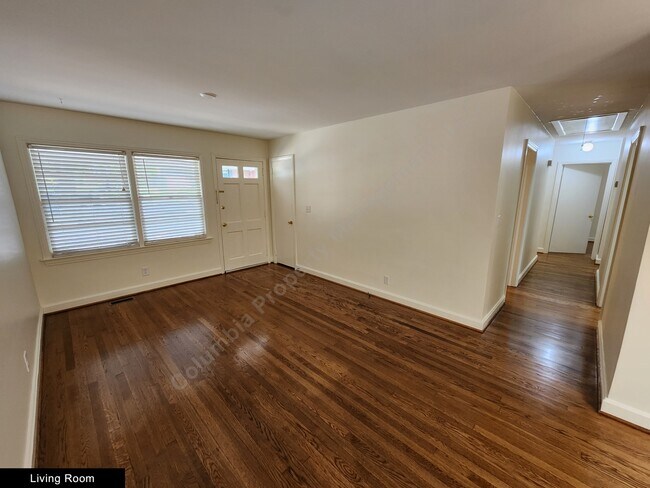 Building Photo - 529 Etiwan Ave
