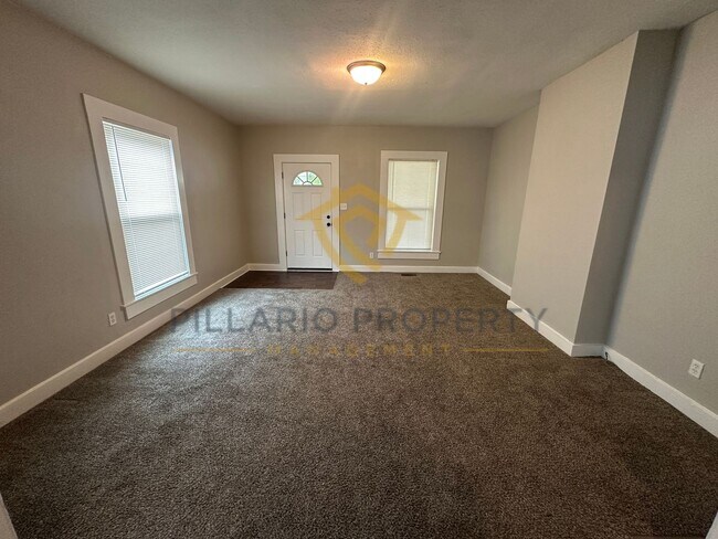 Building Photo - 2704-2704 Highland Pl