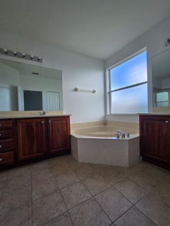 Foto del edificio - 7070 Venice Way