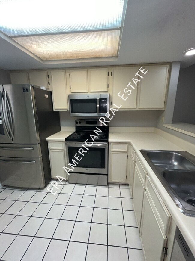 Building Photo - Destin 2 Bedroom Townhome!