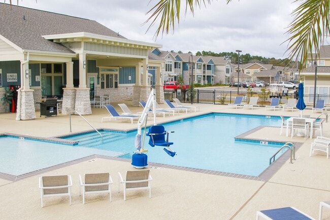 Sparkling Swimming Pool at The Retreat at Juban in Denham Springs, LA - The Retreat at Juban