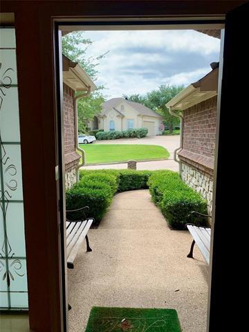 Building Photo - 10954 Live Oak Creek Dr