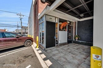 Building Photo - 31 W Front St