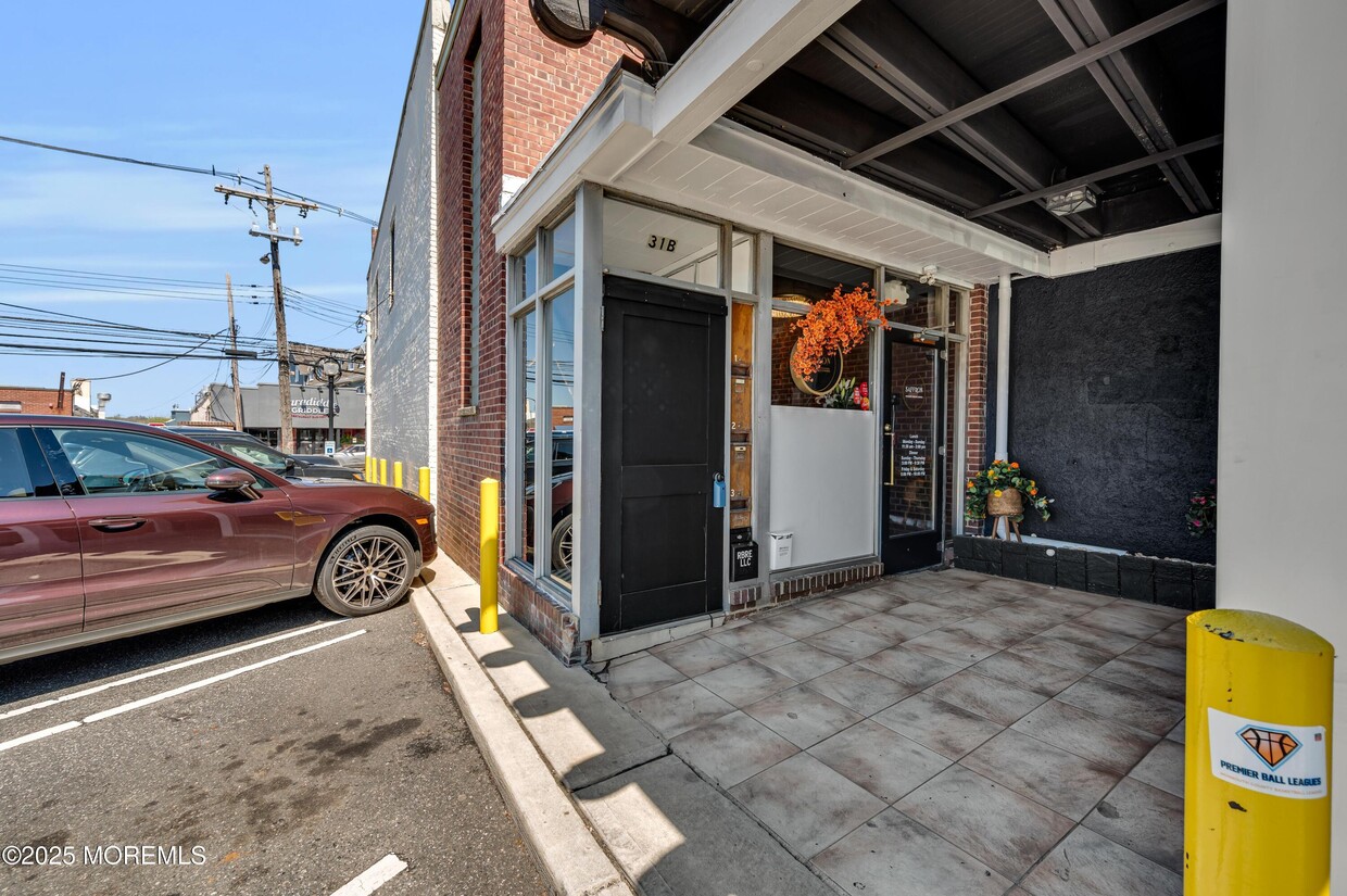Foto principal - 31 W Front St