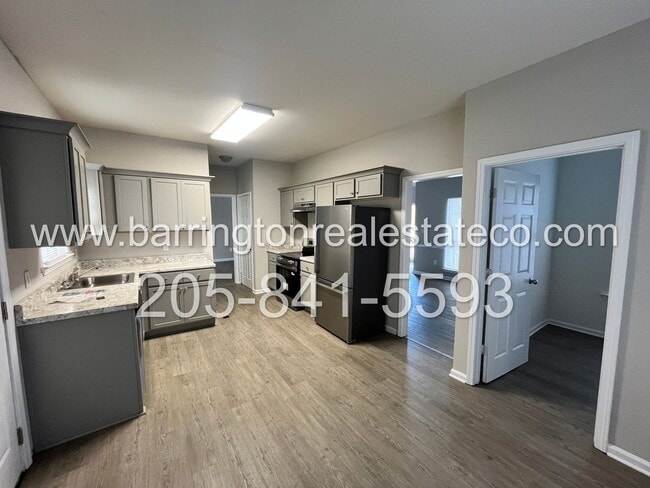 Building Photo - 4451 Englewood Rd