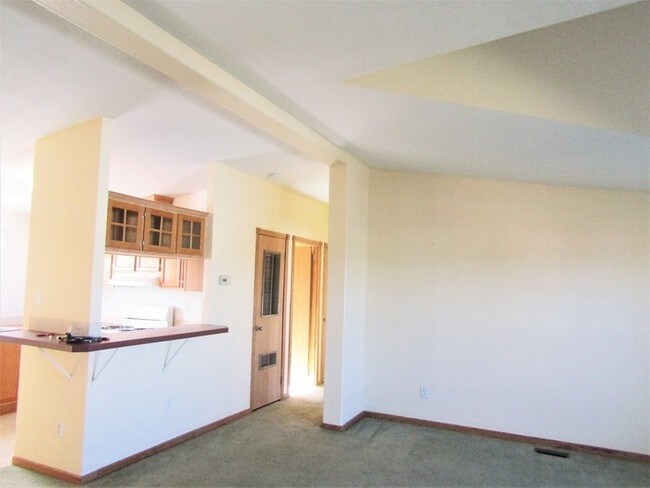 Building Photo - 1047 Carbonera Ave