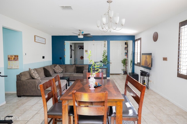 Foto del edificio - 15424 N 22nd Ln