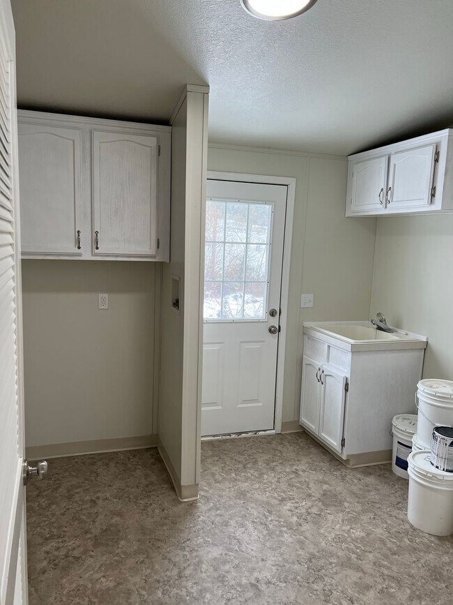 Foto del edificio - Lovely 3 bedroom home on property