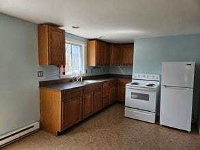 Building Photo - 20 Meadow St