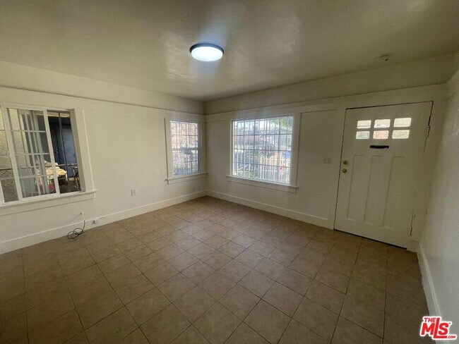 Foto del edificio - 708 W Vernon Ave