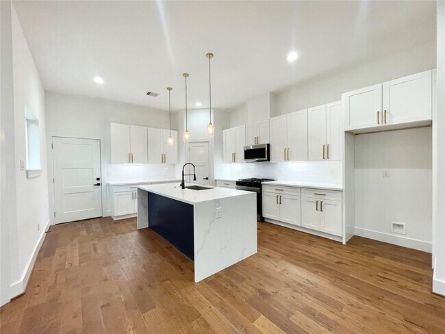 Foto del edificio - 3038 Webster St