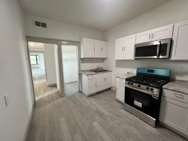 Photo - 1840 S Avers Ave Apartment